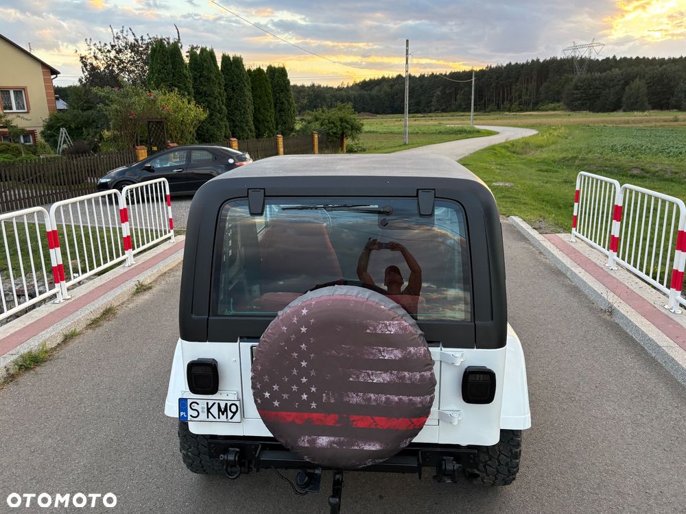 Jeep Wrangler 2.5L - 22