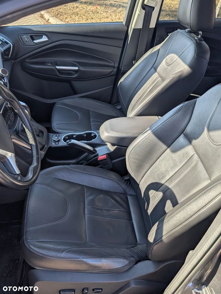 Ford Kuga 2.0 TDCi 4x4 Titanium - 15