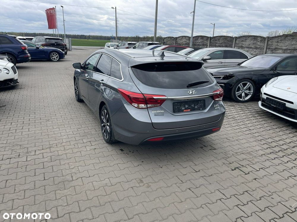 Hyundai i40 1.7 CRDi Comfort DCT - 4