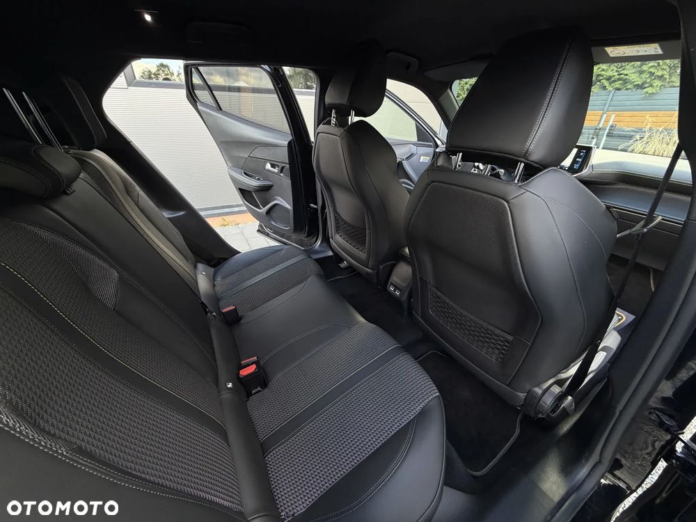 Peugeot 2008 1.5 BlueHDi GT Line S&S EAT8 - 17
