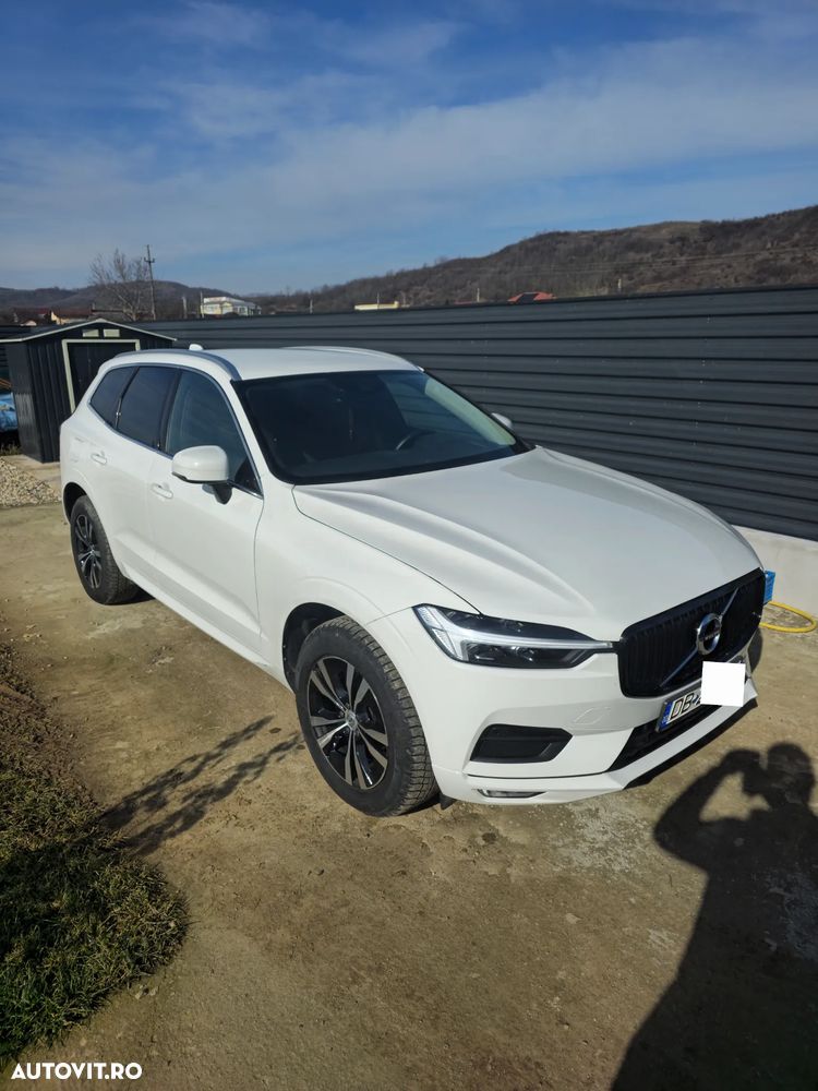 Volvo XC 60 B4 MHEV AT8 FWD Momentum - 1