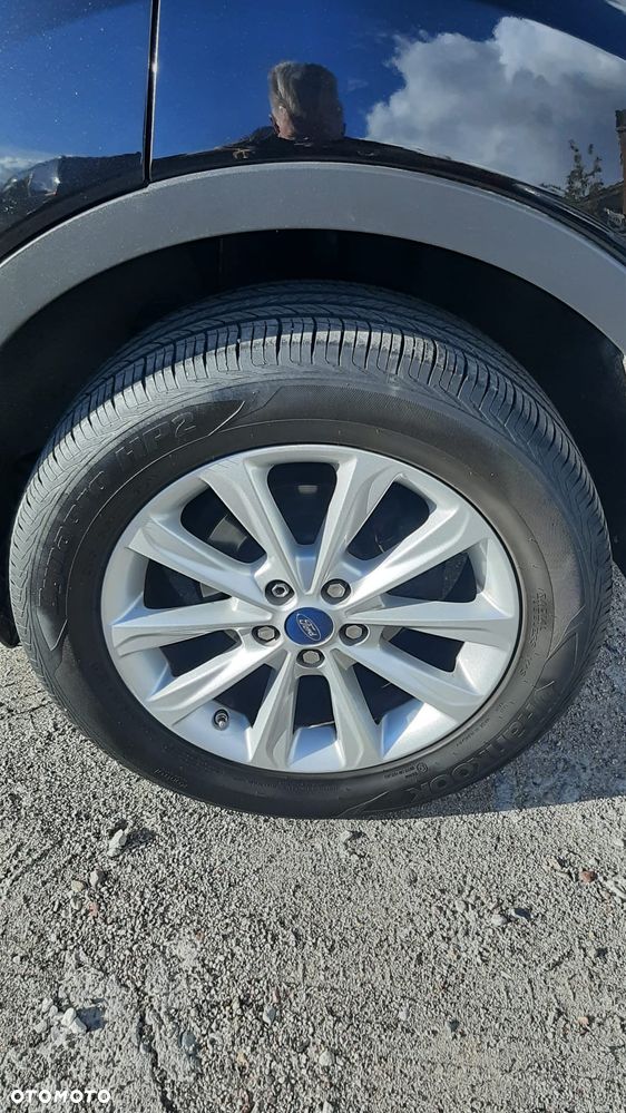 Ford Kuga 1.5 EcoBoost 2x4 Titanium - 35