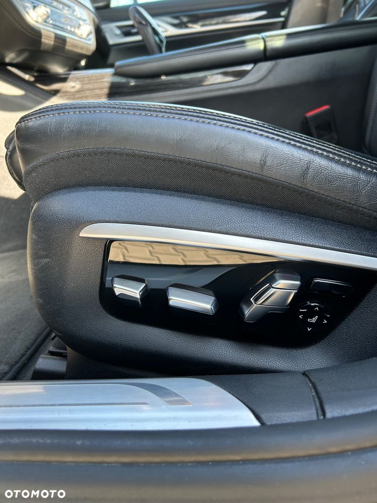 BMW Seria 7 730d xDrive - 13