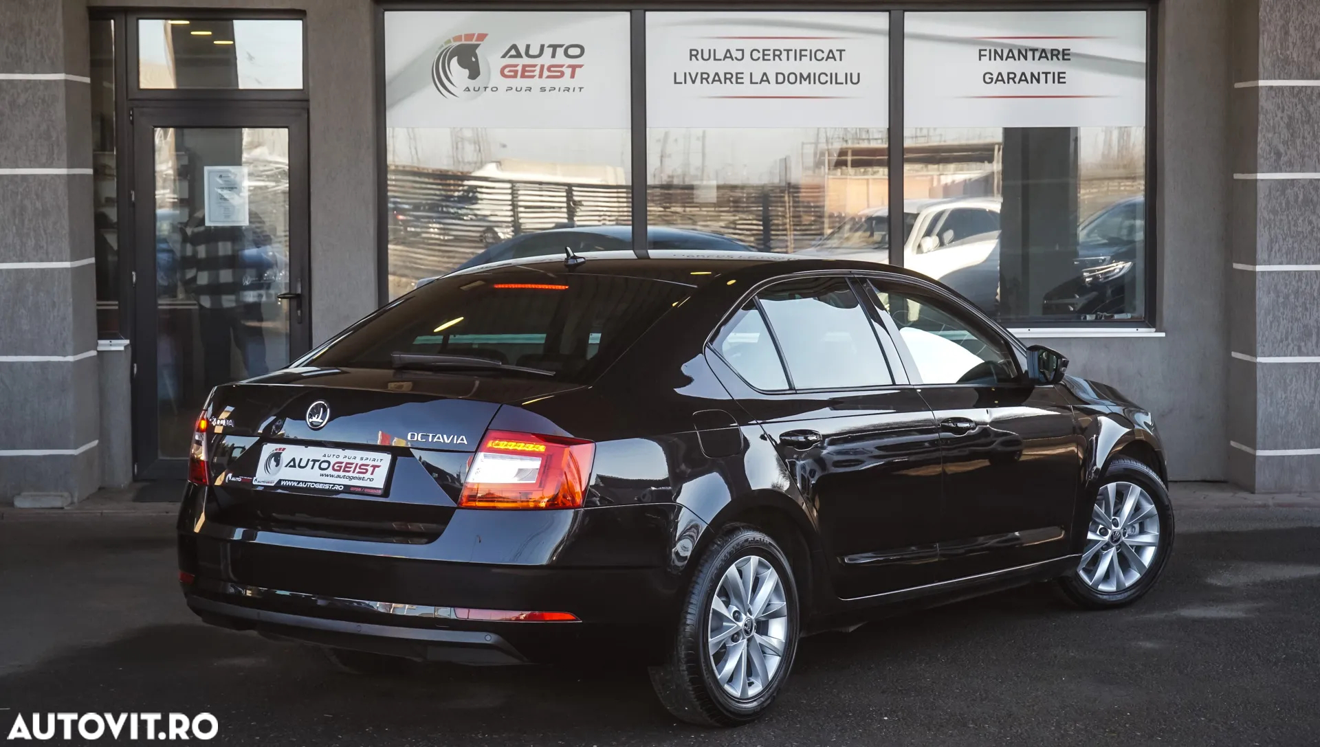 Skoda Octavia 1.6 TDI DSG Style - 5
