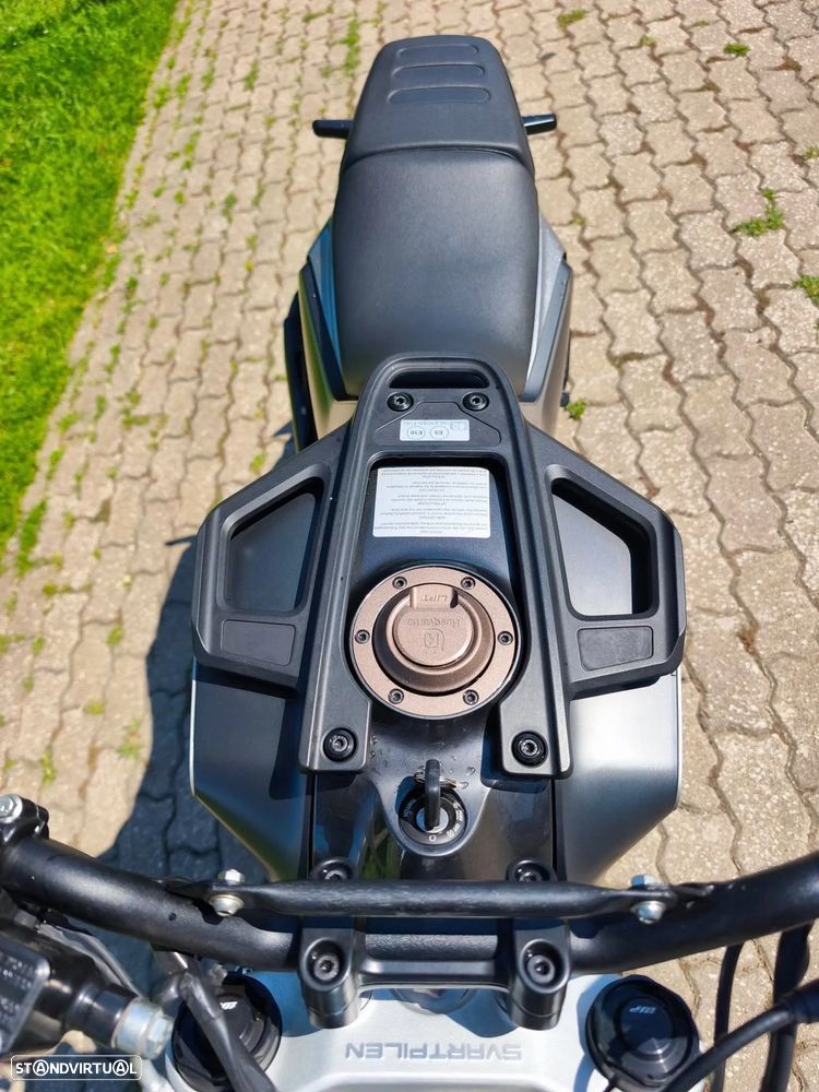 Husqvarna Svartpilen 125 - 10