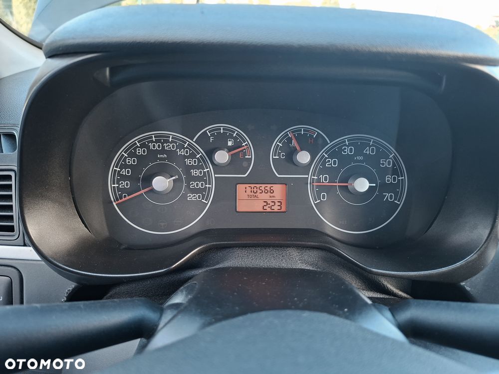 Fiat Punto 1.2 16V Active - 11