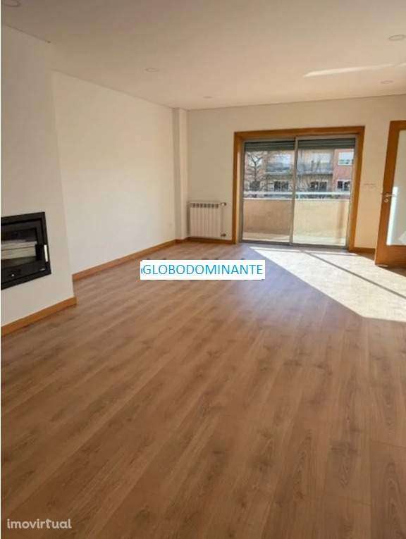 Apartamento T4 em S. Vítor em excelente localização - Grande imagem: 2/26