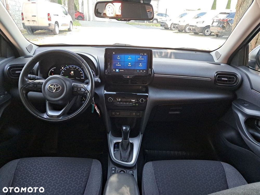 Toyota Yaris Cross Hybrid 1.5 Comfort 4x4 - 24