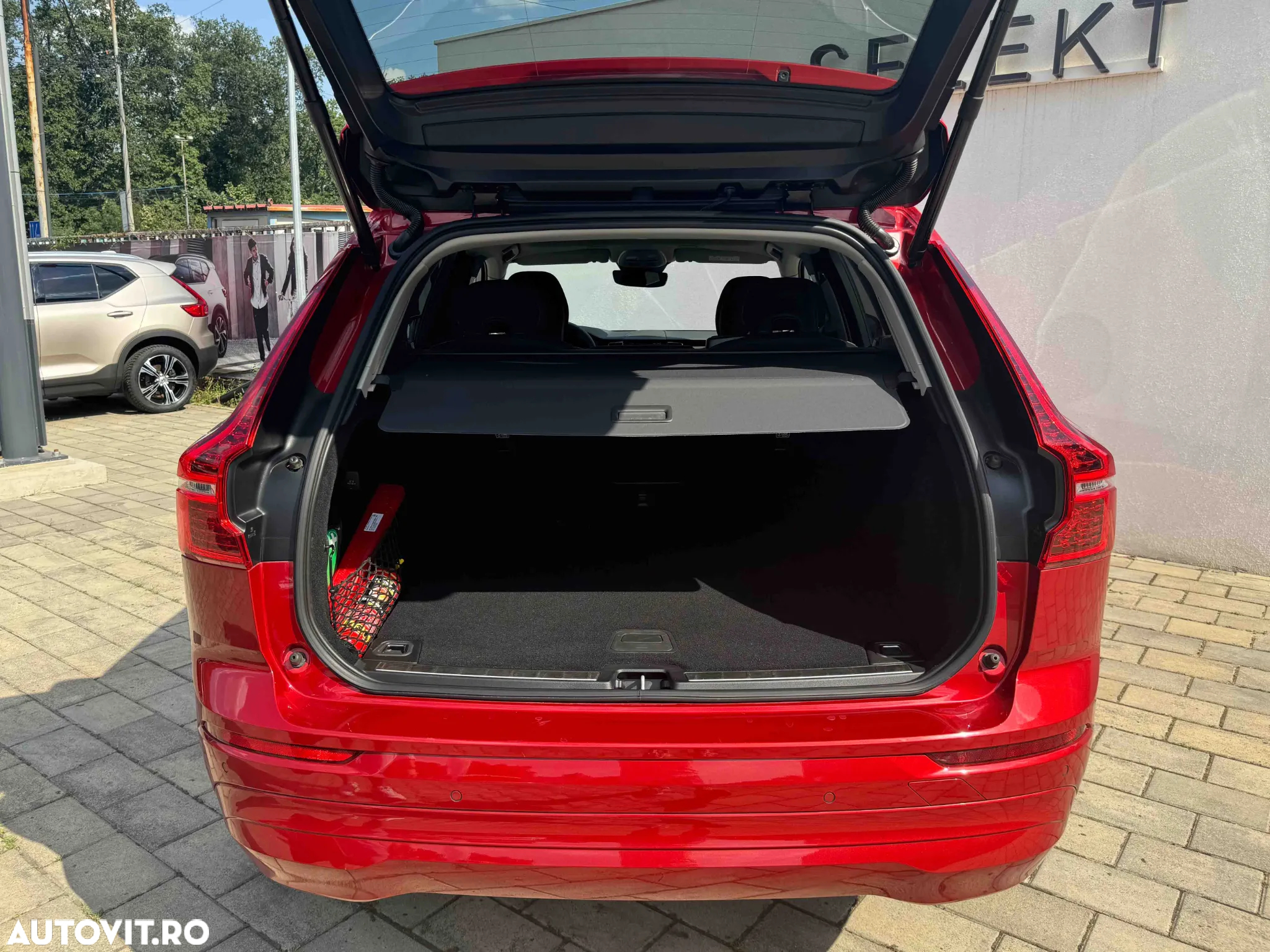 Volvo XC 60 B4 MHEV AT AWD Core - 8