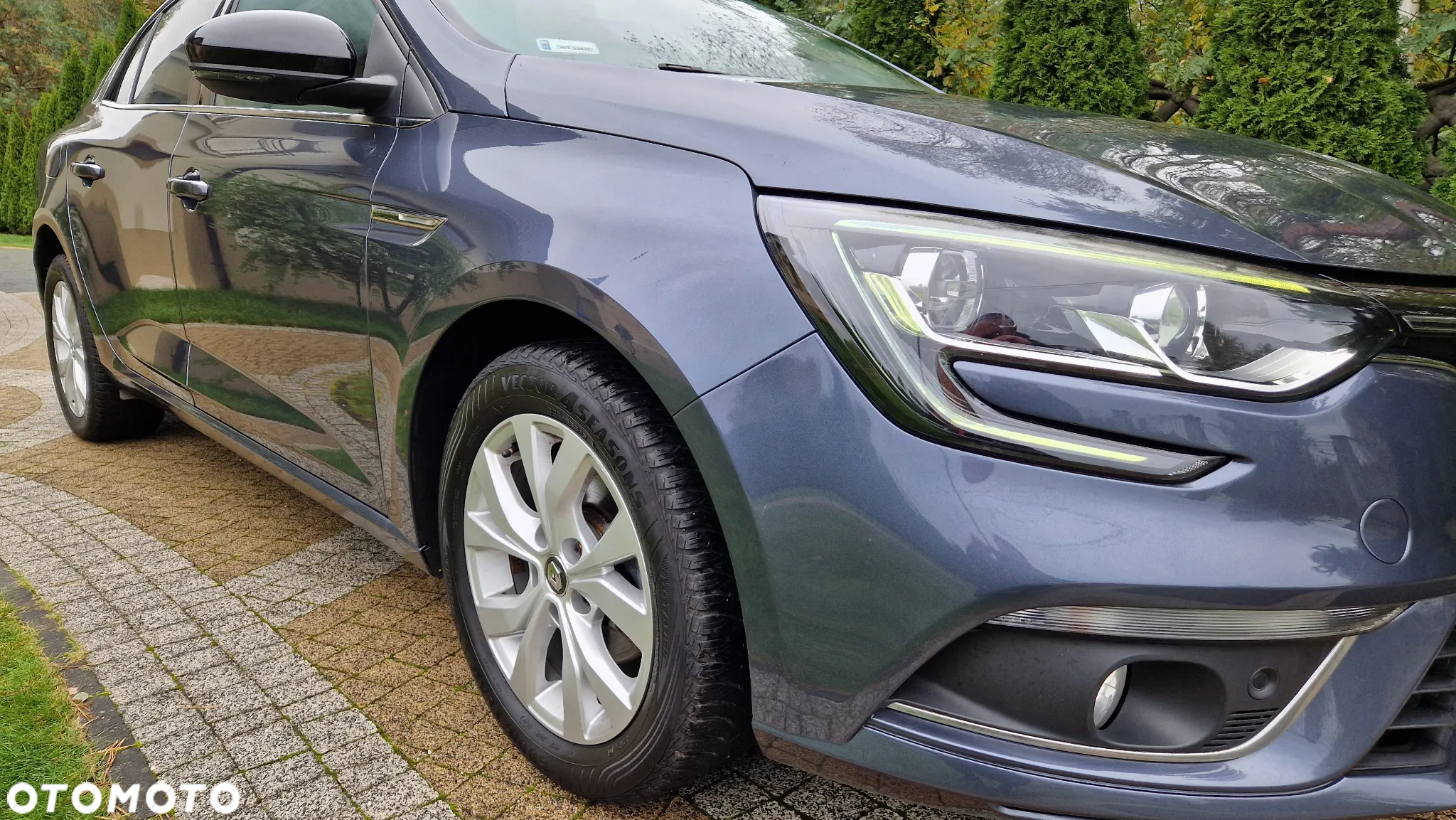 Renault Megane 1.5 Blue dCi Intens EDC - 8