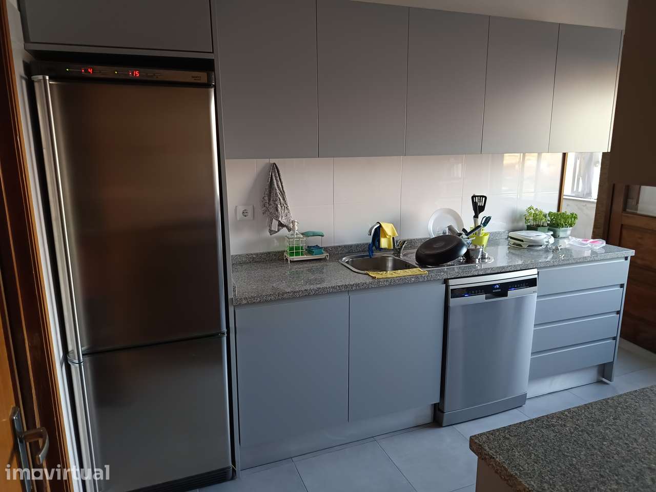 Apartamento T3 , na zona do Bonfim, com lugar de garagem e elevador. - Grande imagem: 4/15