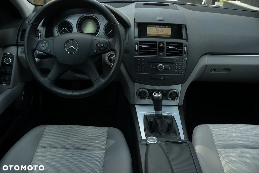 Mercedes-Benz Klasa C 180 T Kompressor Avantgarde - 30