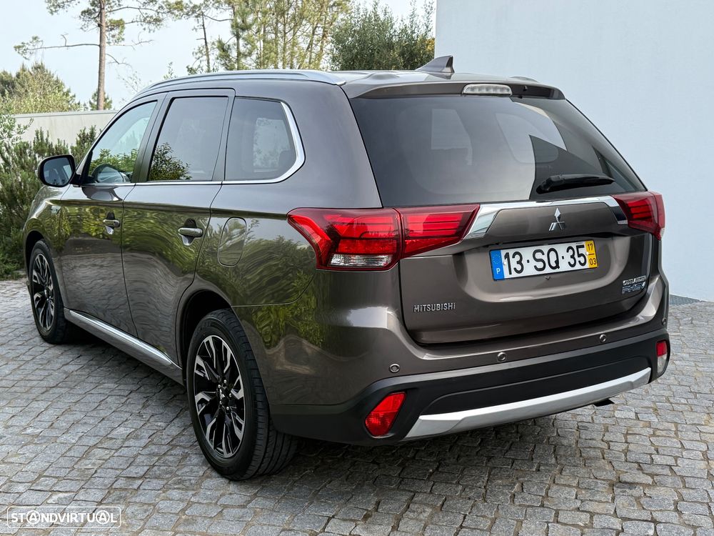 Mitsubishi Outlander 2.0 Instyle Navi - 10