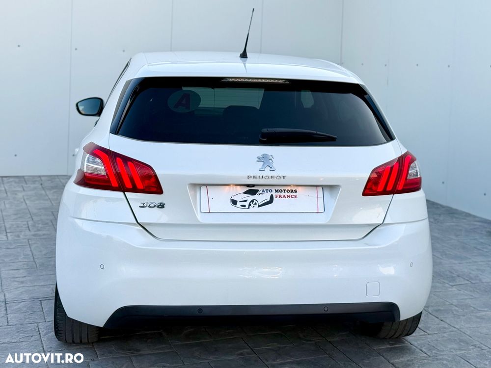 Peugeot 308 1.2 L PureTech Turbo Active - 14
