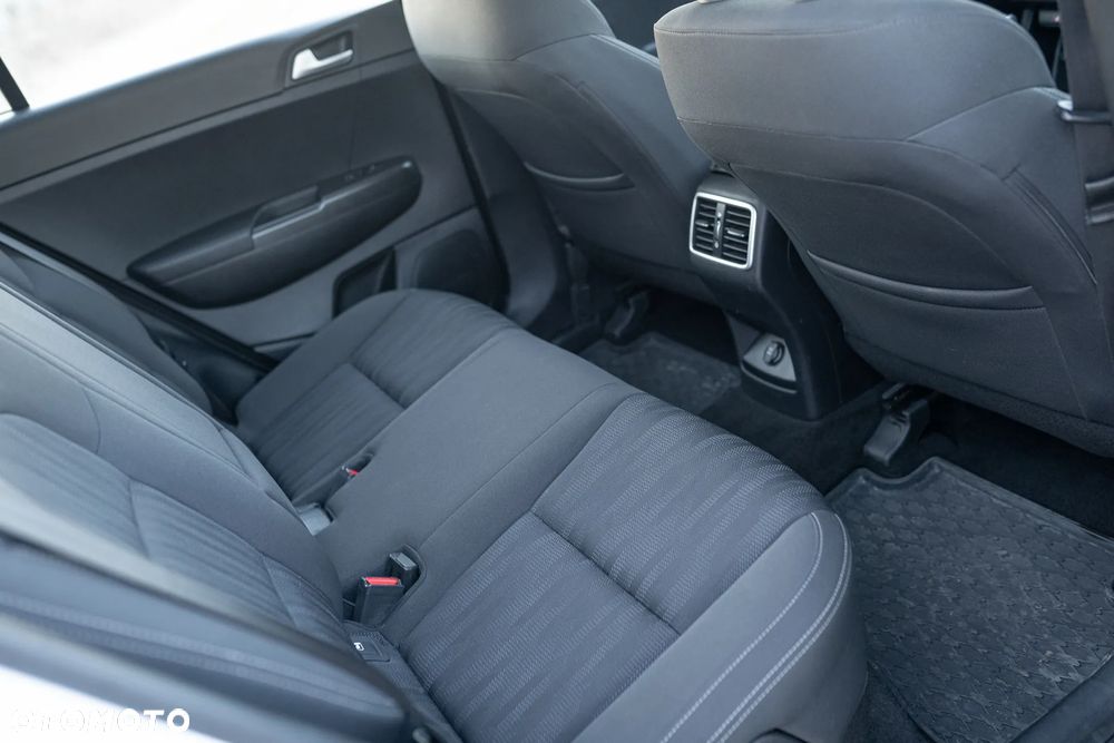 Kia Sportage 1.6 GDI L 2WD - 12