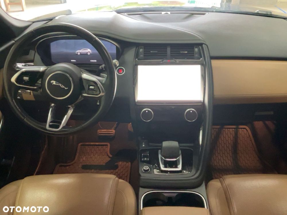 Jaguar E-Pace P200 AWD R-Dynamic - 8