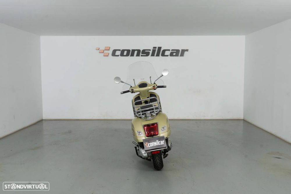 Piaggio Vespa GTS 300 75º Aniversário - 4