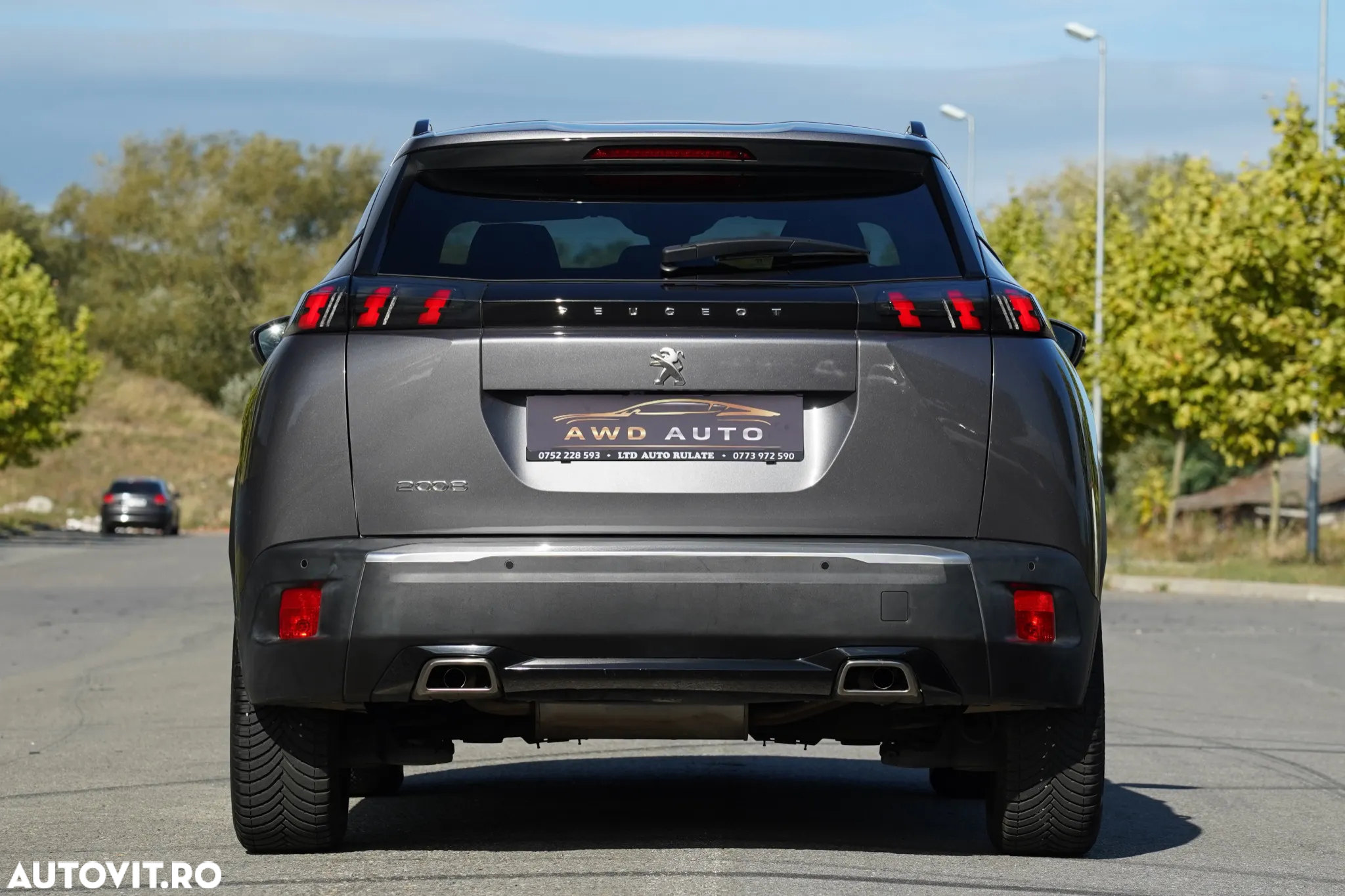Peugeot 2008 PureTech 130 EAT8 Allure - 23