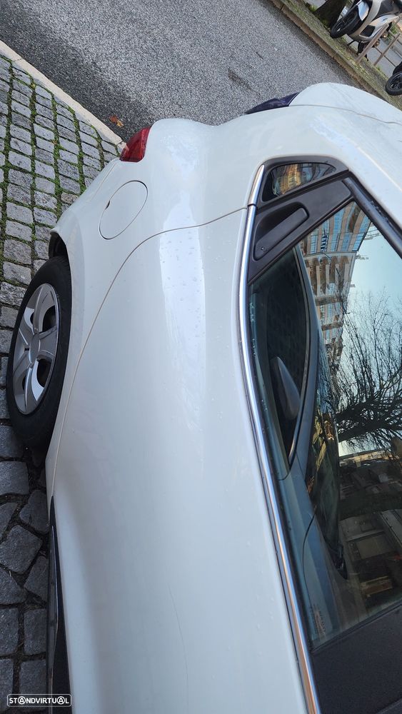 Renault Clio 1.2 16V 75 LIMITED - 9