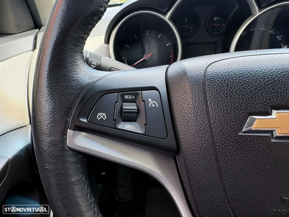 Chevrolet Cruze 1.6 LS - 36