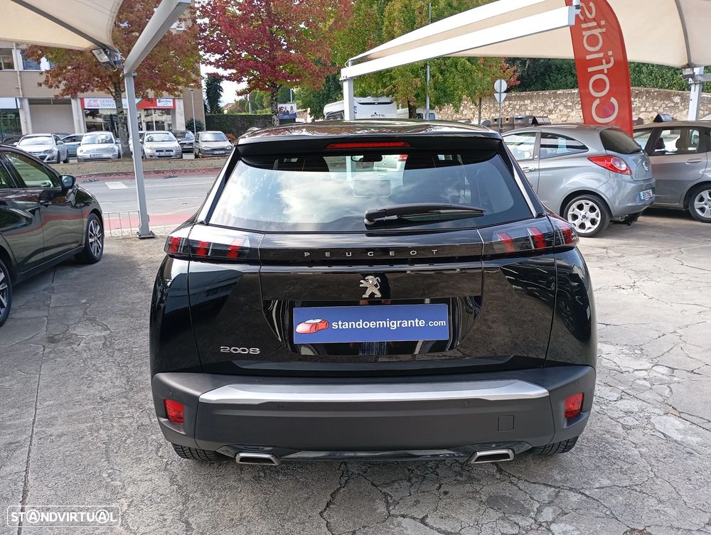 Peugeot 2008 1.2 PureTech Active Pack EAT8 - 4