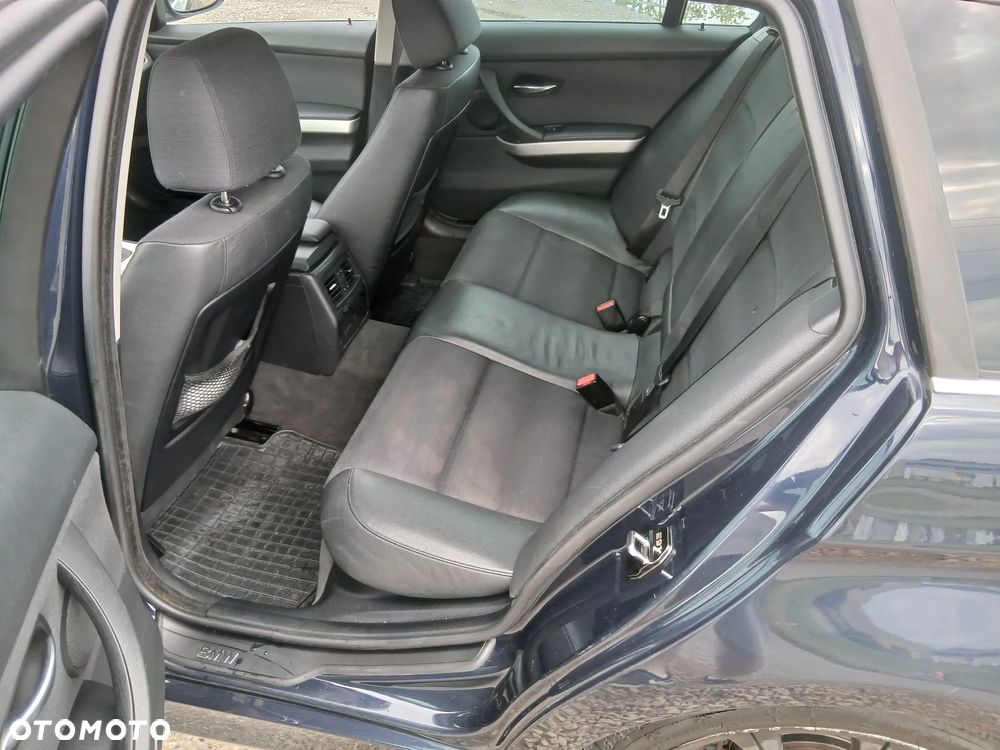 BMW Seria 3 325i - 14
