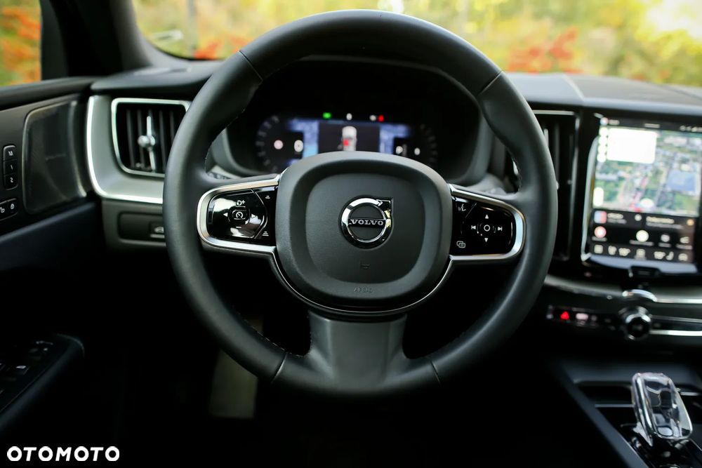 Volvo XC 60 B5 B AWD Plus Black Edition - 23