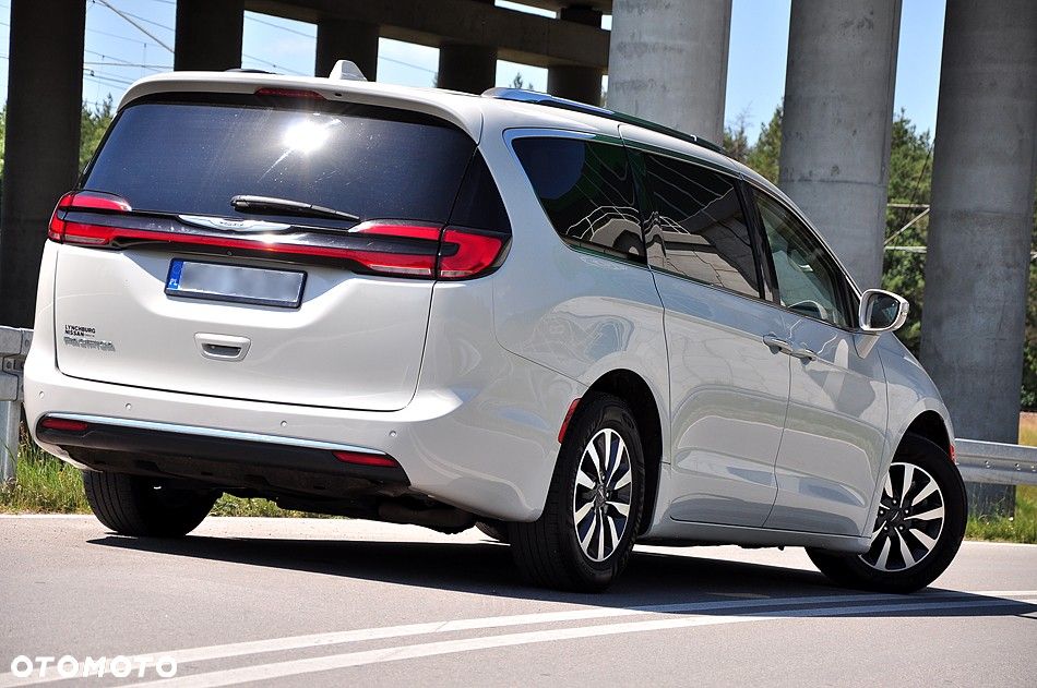 Chrysler Pacifica - 8