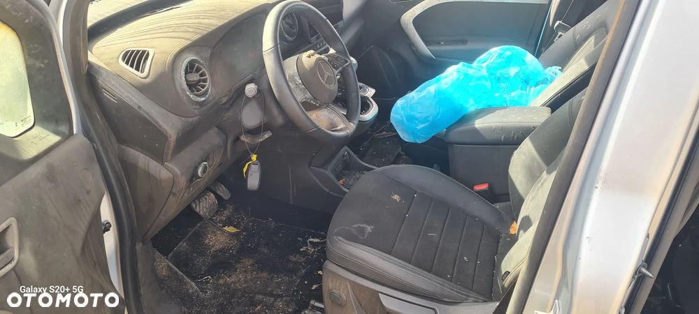 Mercedes-Benz Klasa T 180 Automatik Edition - 11