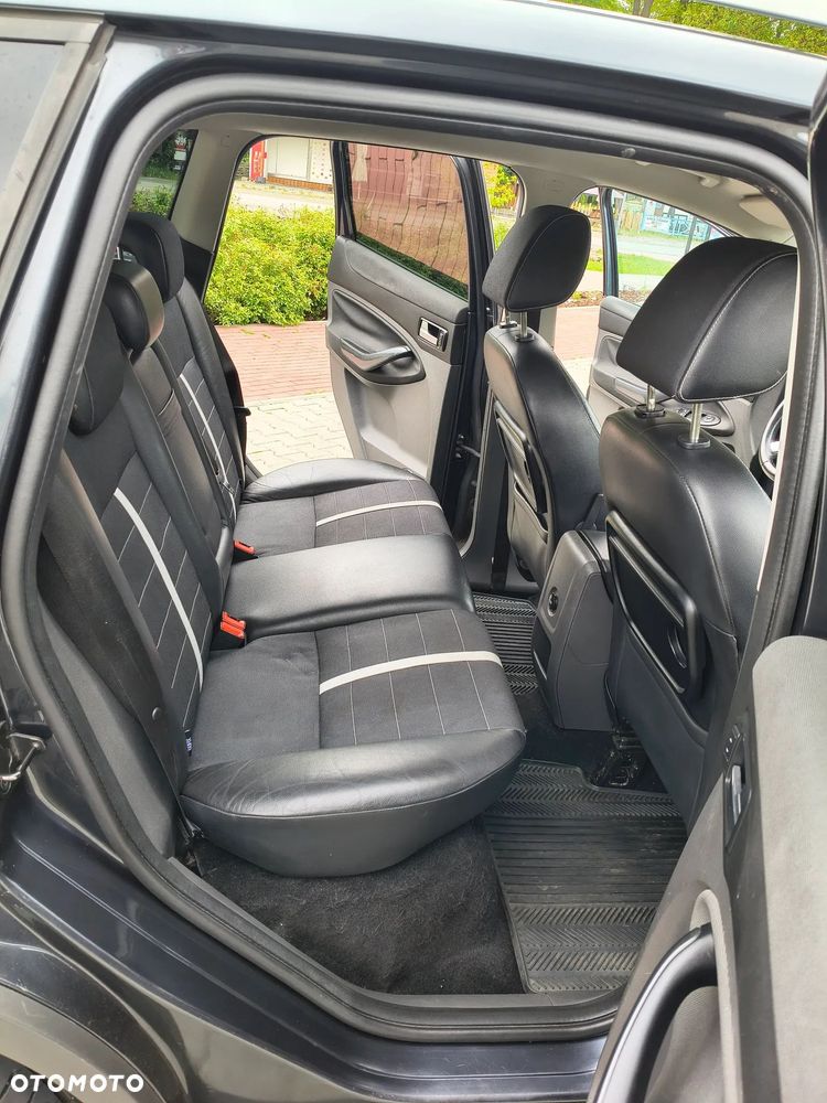 Ford Kuga 2.0 TDCi 4x4 Titanium - 12