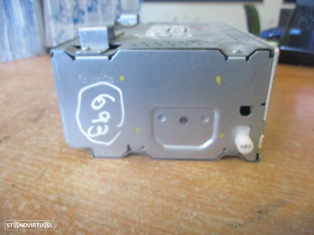 Radios 8A6T18C815BR FORD FIESTA 6  2010 1.4TDCI 70CV 5P BRANCO ORIGINAL RADIO AHU  FORD FIESTA 6 FASE 1 2010 1.6TDCI 90CV 5P PRETO FORD FIESTA 6 FASE 1 2010 1.4TDCI 70CV 5P CINZA ORIGINAL RADIO AHU - 4