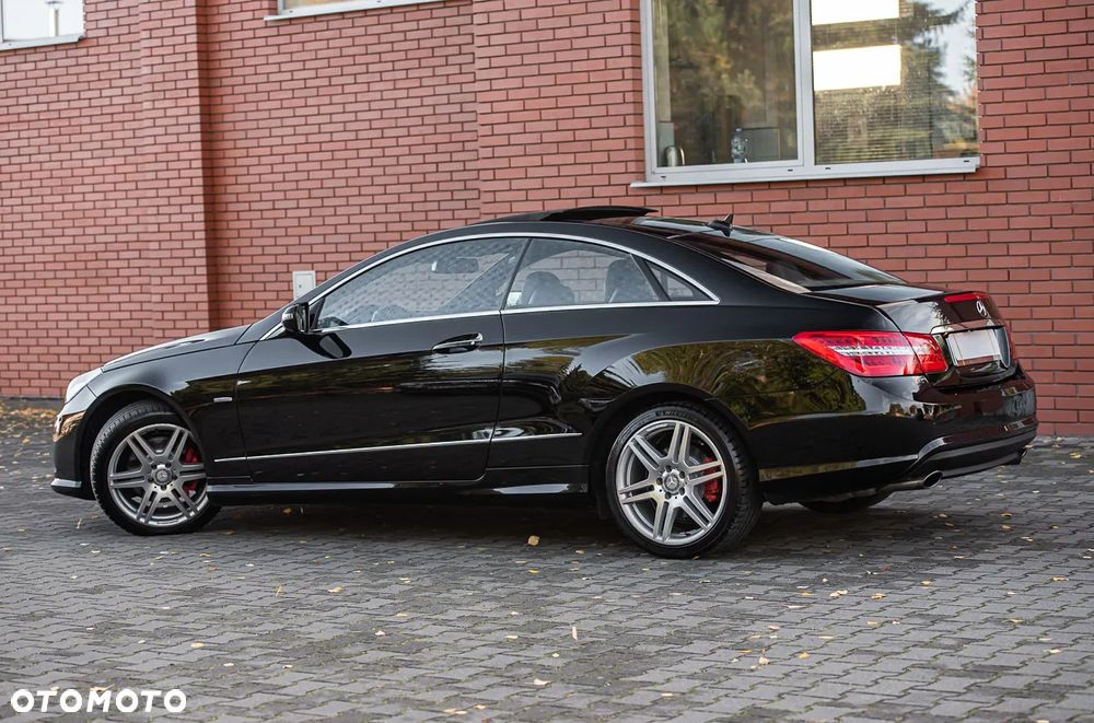 Mercedes-Benz Klasa E 350 CGI Coupe BlueEFFICIENCY 7G-TRONIC Avantgarde - 10