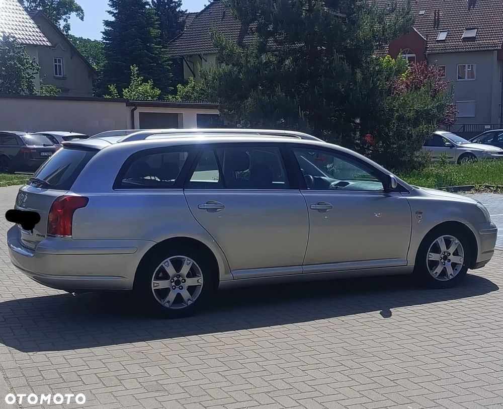 Toyota Avensis 2.0 D-4D High - 3