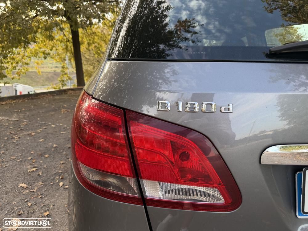 Mercedes-Benz B 180 d BlueEFFICIENCY Edition Style - 16