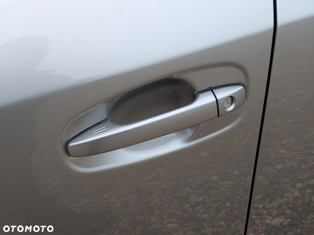 Toyota Avensis 1.8 Sol plus NAVI MS - 26