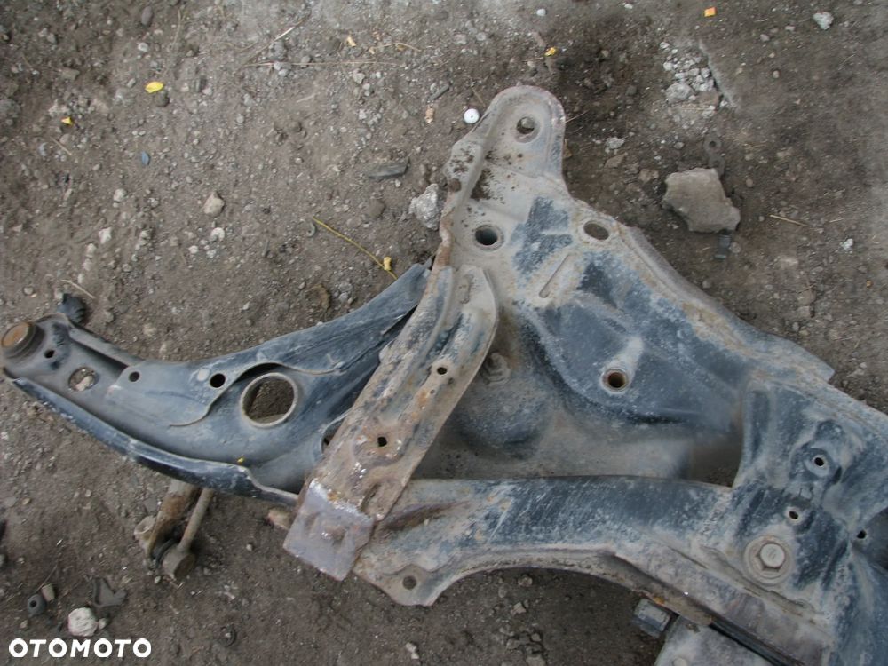 SANKI KOŁYSKA WÓZEK TOYOTA YARIS II PRZÓD - 5