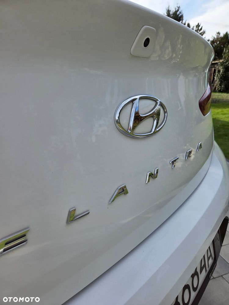 Hyundai Elantra - 14