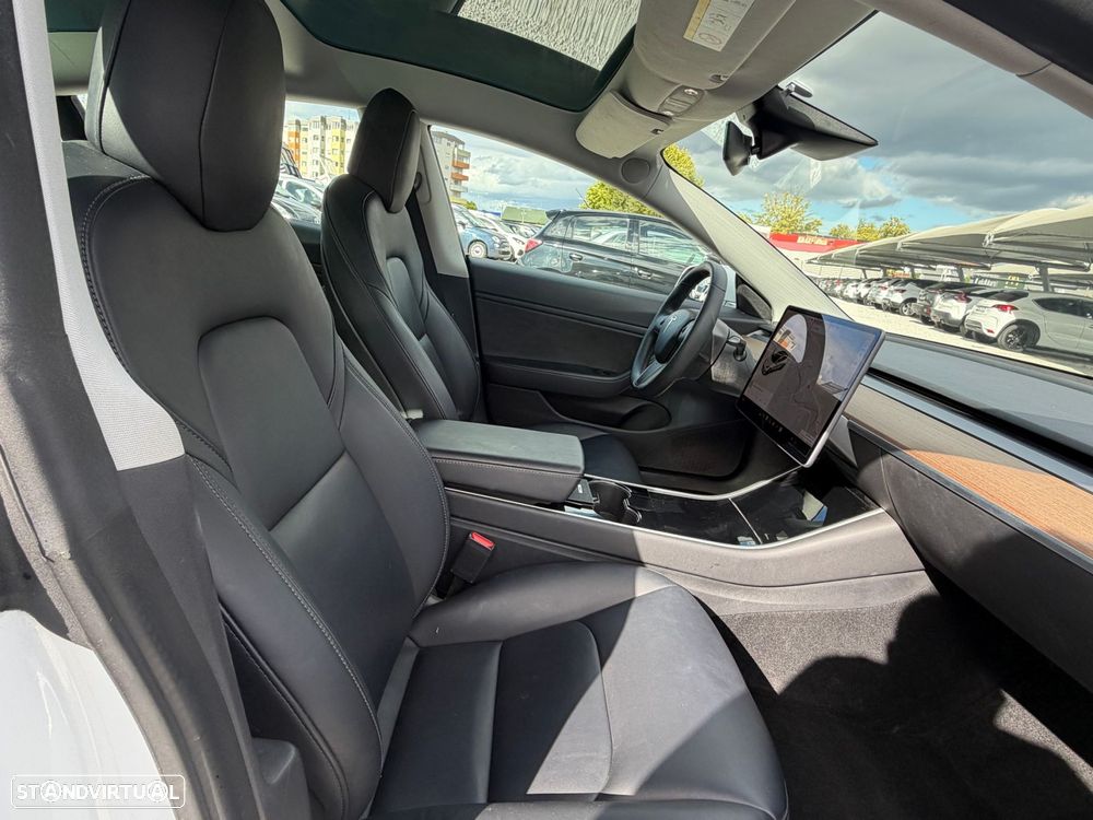 Tesla Model 3 - 11