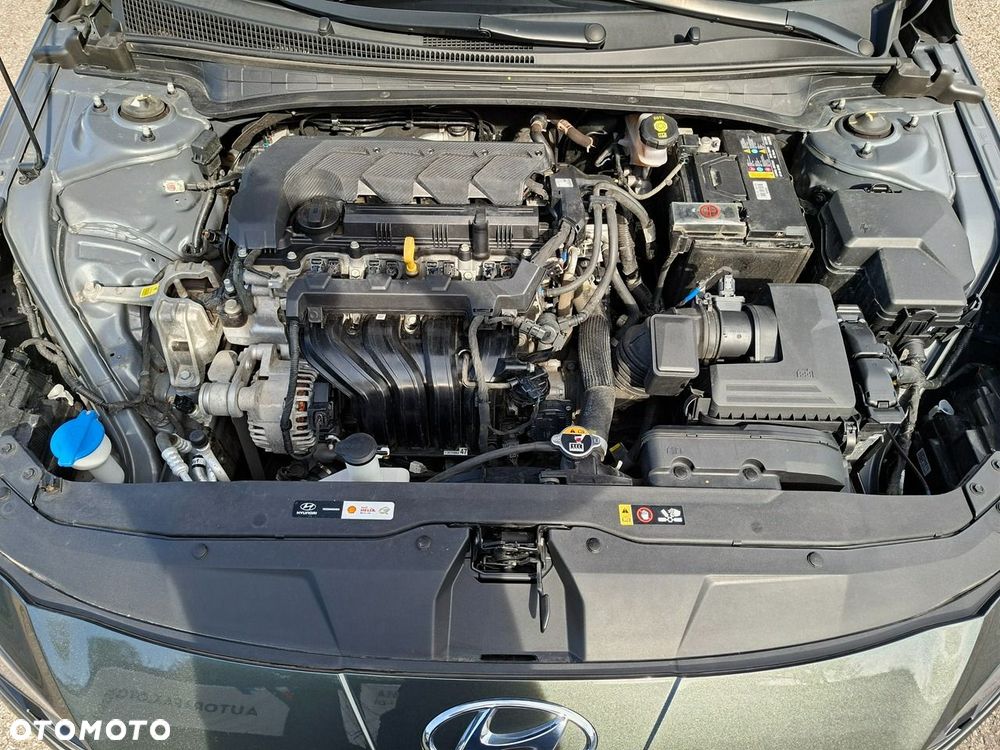 Hyundai Elantra - 26