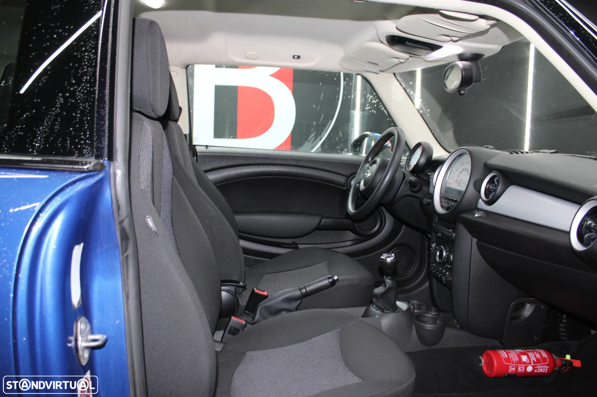 MINI 3 Portas One D - 18