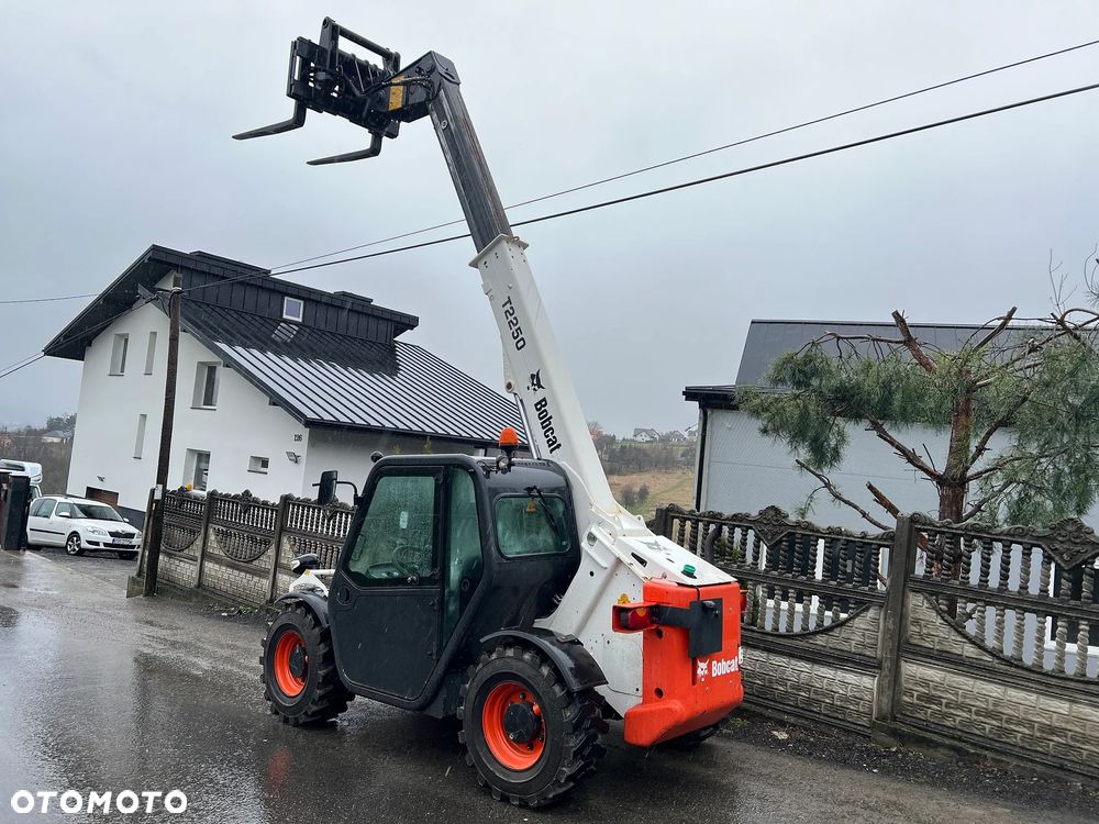 Bobcat T2250 | Ładowarka Teleskopowa | BOBCAT T 2250 | Udźwig 2200 kG | 5 Metrów | Nowe Opony | w Oryginale | Stan IDEALNY | Miniładowarka | 6 Metrów | - 17