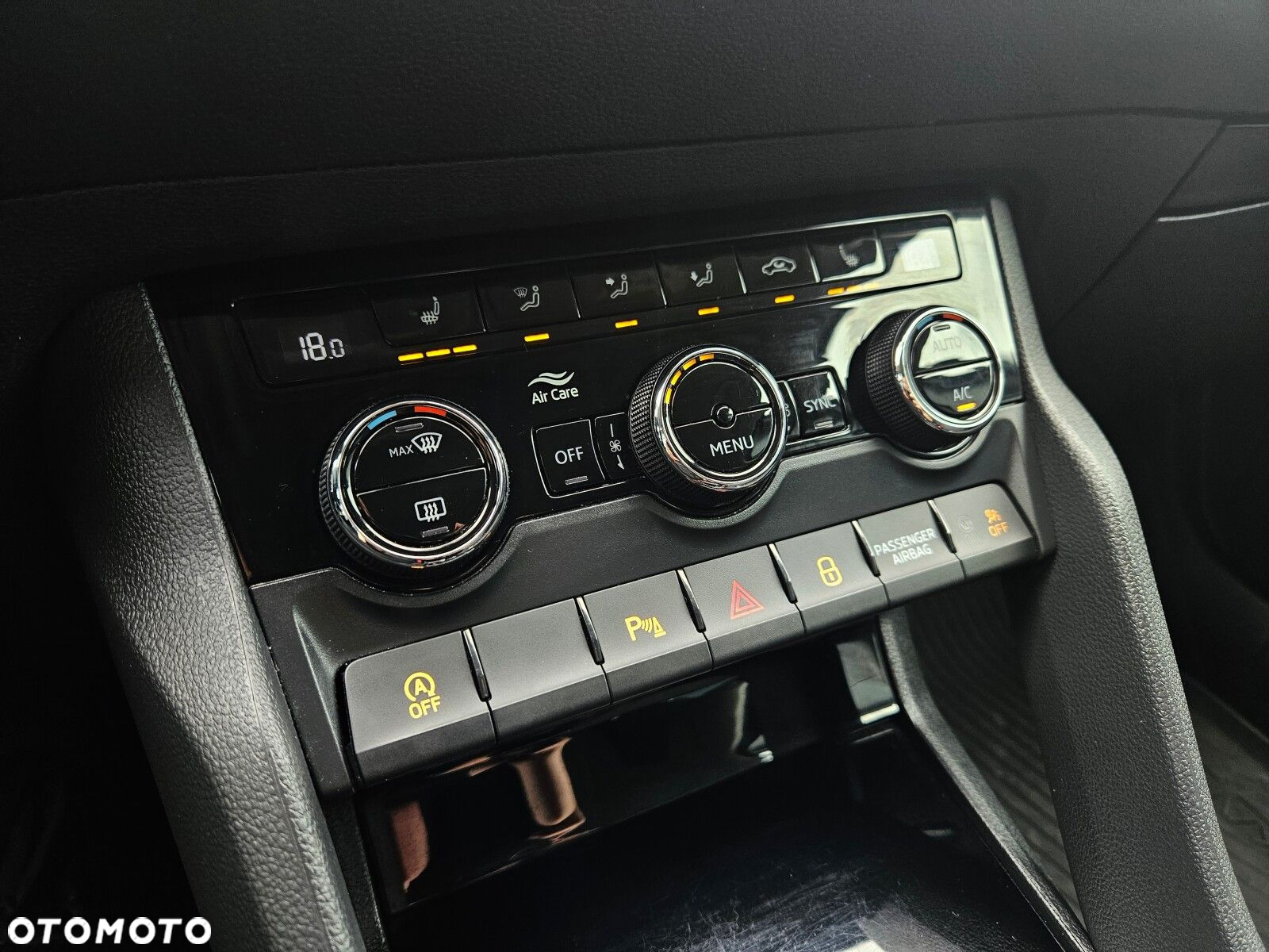 Skoda Karoq 1.5 TSI ACT GPF 4x2 Style DSG - 25