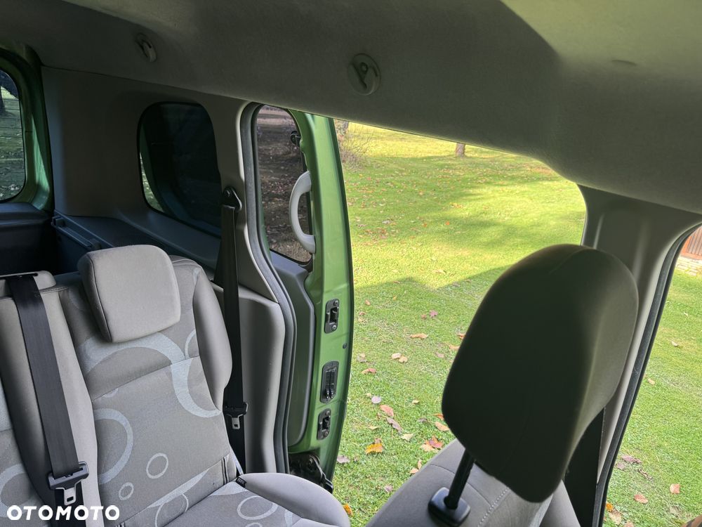 Renault Kangoo 1.6 16V Helios - 13