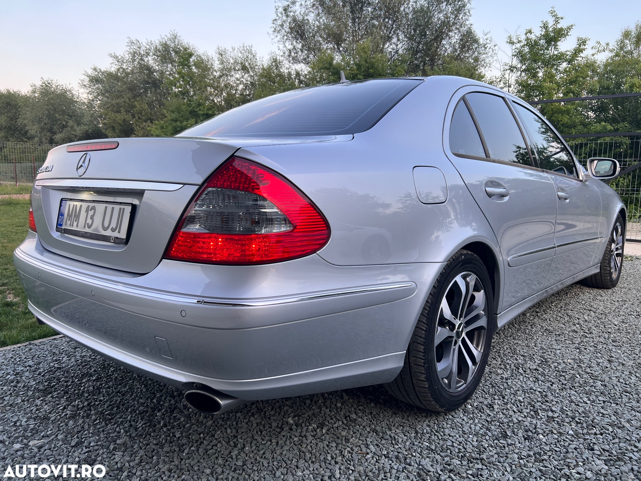 Mercedes-Benz E 320 CDI Avantgarde DPF Sport Edition - 8