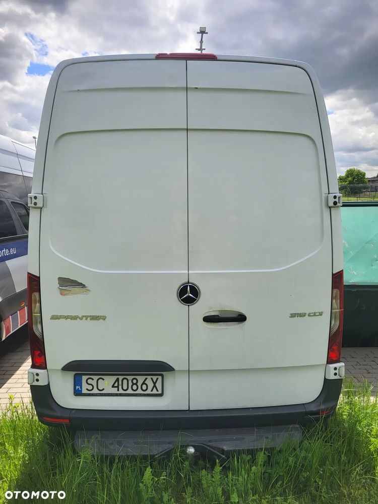 Mercedes-Benz Sprinter - 5
