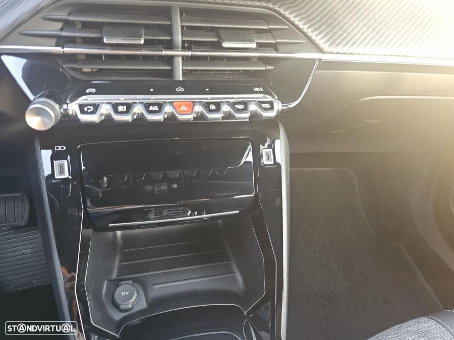 Peugeot 2008 1.2 Hybrid Allure e-DCS6 - 33