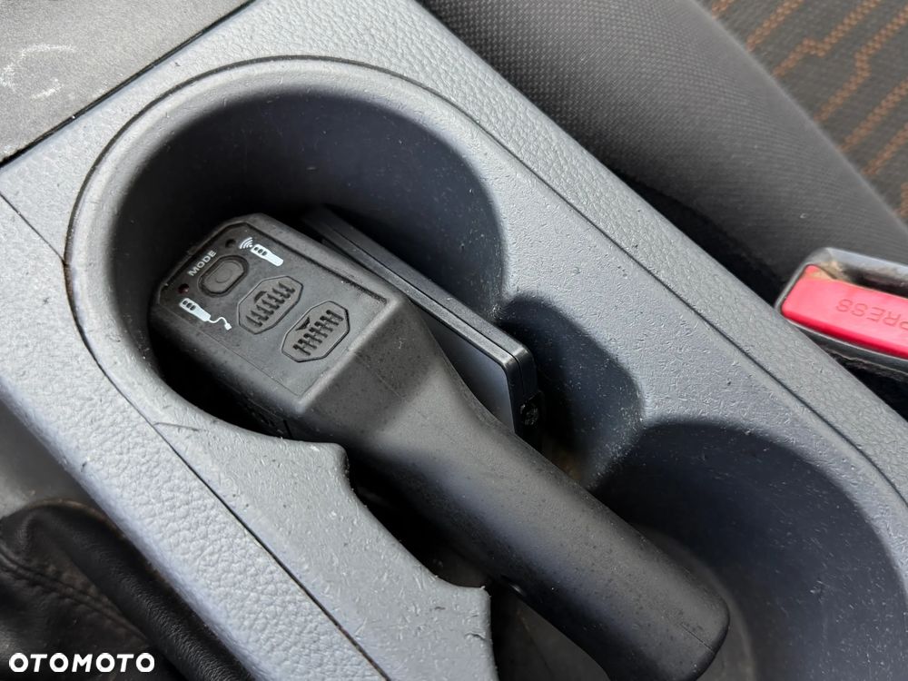 Ford Ranger 2.2 TDCi 4x4 DC XL - 26