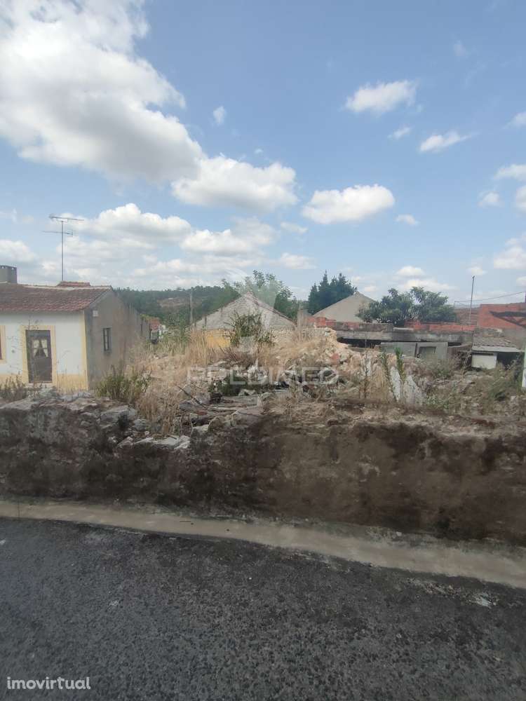 Ruína para nova construção - Amiais de Baixo, Santarém - Grande imagem: 3/8