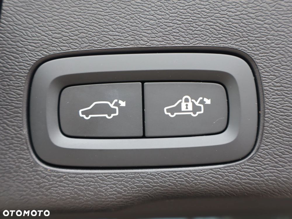 Volvo XC 60 B5 B AWD Plus Dark - 18