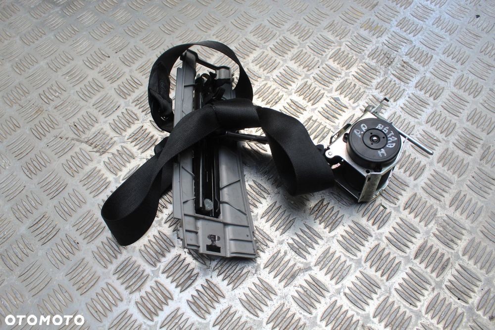 PAS BEZPIECZEŃSTWA PRAWY PRZÓD OPEL ASTRA H - 1